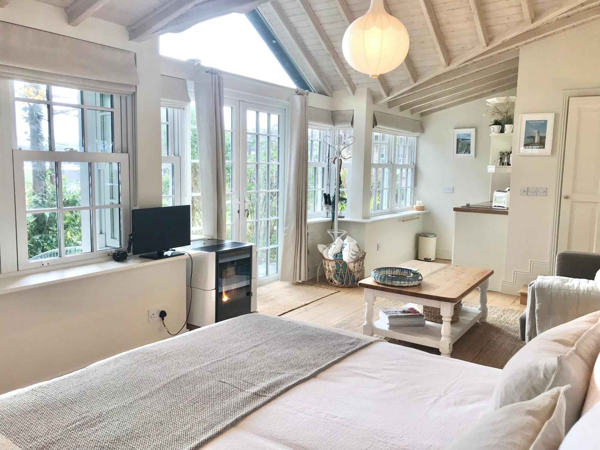 Coastal Chic Waterfront Studio Kinsale Bagian luar foto